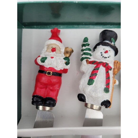 Set Of 4 Christmas Theme Butter Cheese Spreader Knives Santa Snowman Tree Bear - Picture 2 of 13